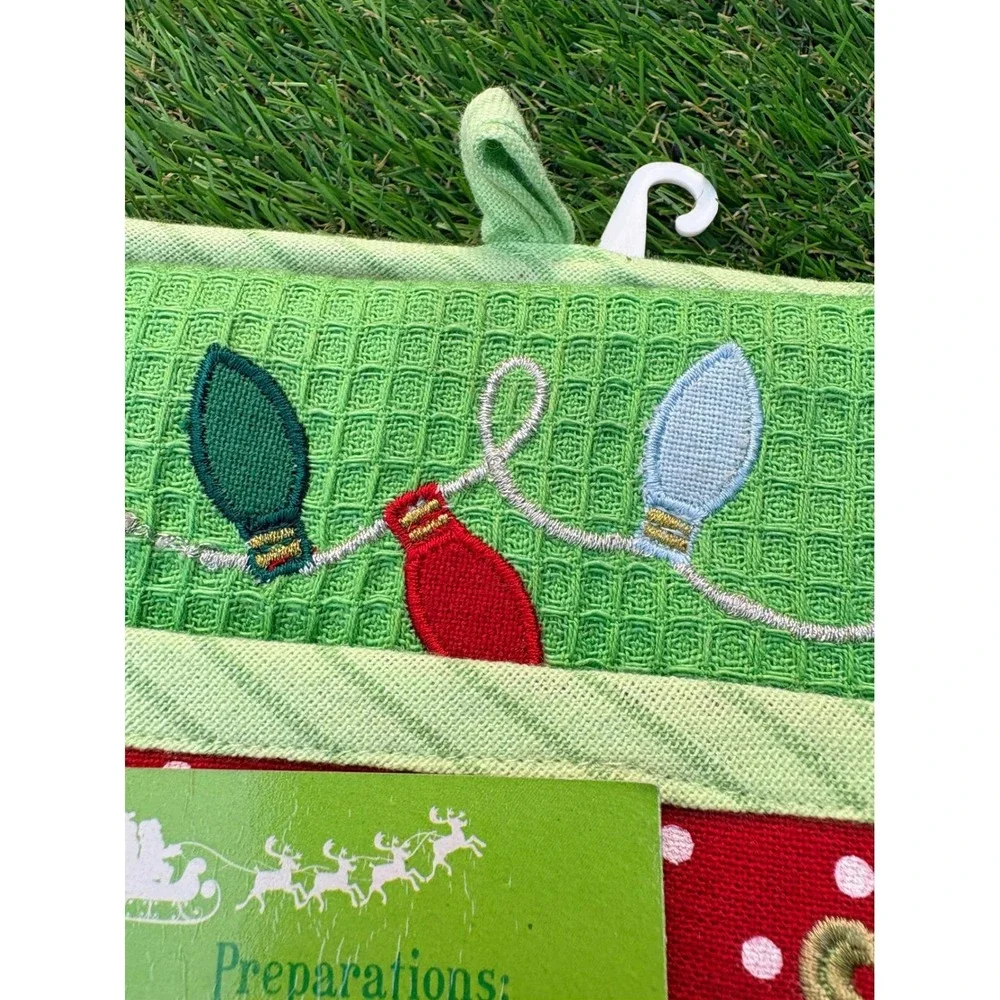 Christmas Potholder and‎ Kitchen Towel Set Red Green Embroidered Holiday Decor
